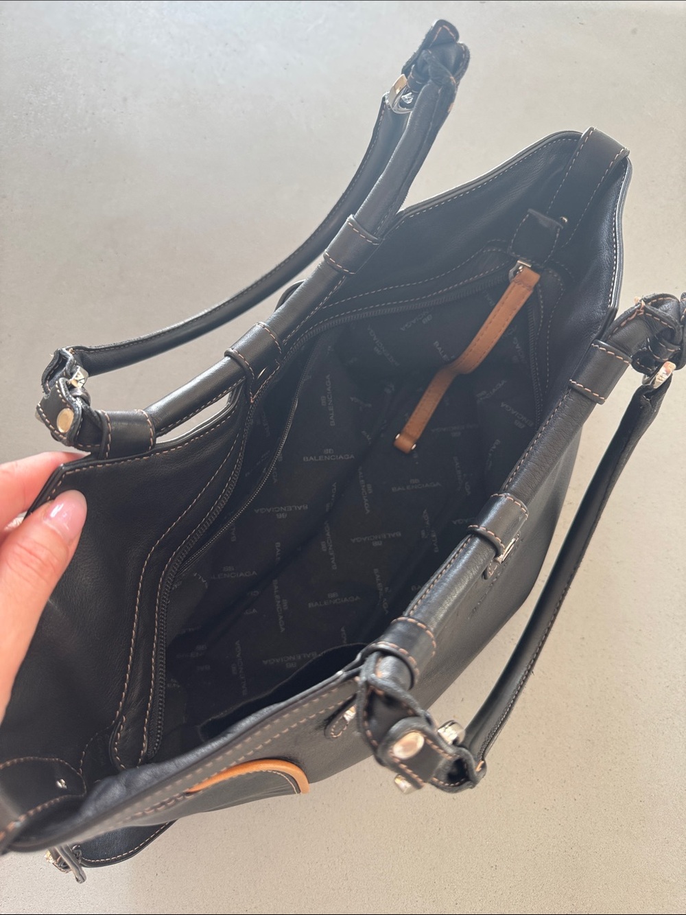 Vintage Balenciaga Black Leather Shoulder Bag - Picture 6 of 11